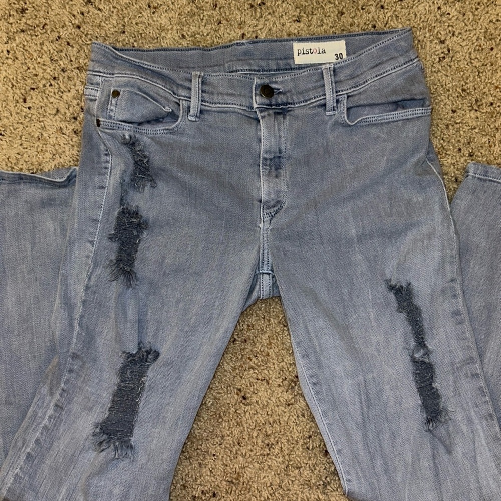 Pistola stonewashed ripped jeans. Size 30